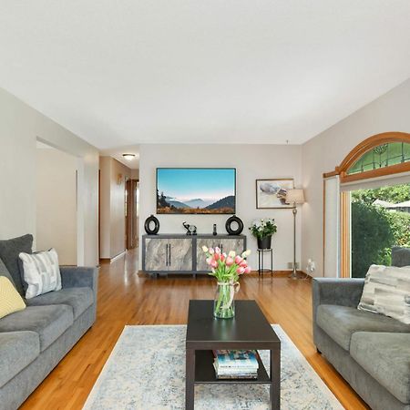 Cottage Grove Haven, Spacious 4-Bed, 3 Baths Retreat エクステリア 写真