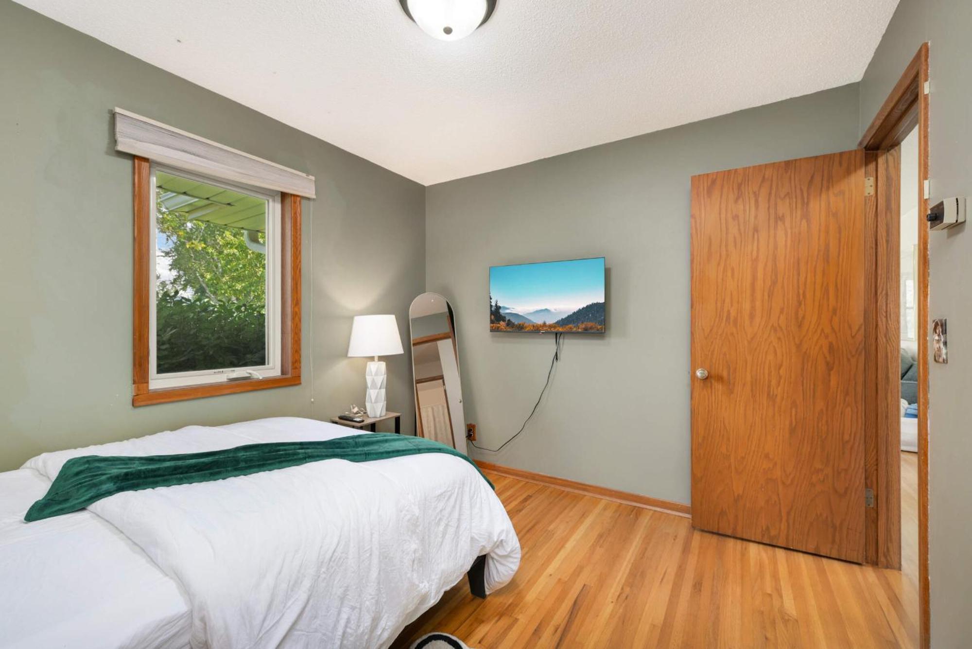 Cottage Grove Haven, Spacious 4-Bed, 3 Baths Retreat エクステリア 写真