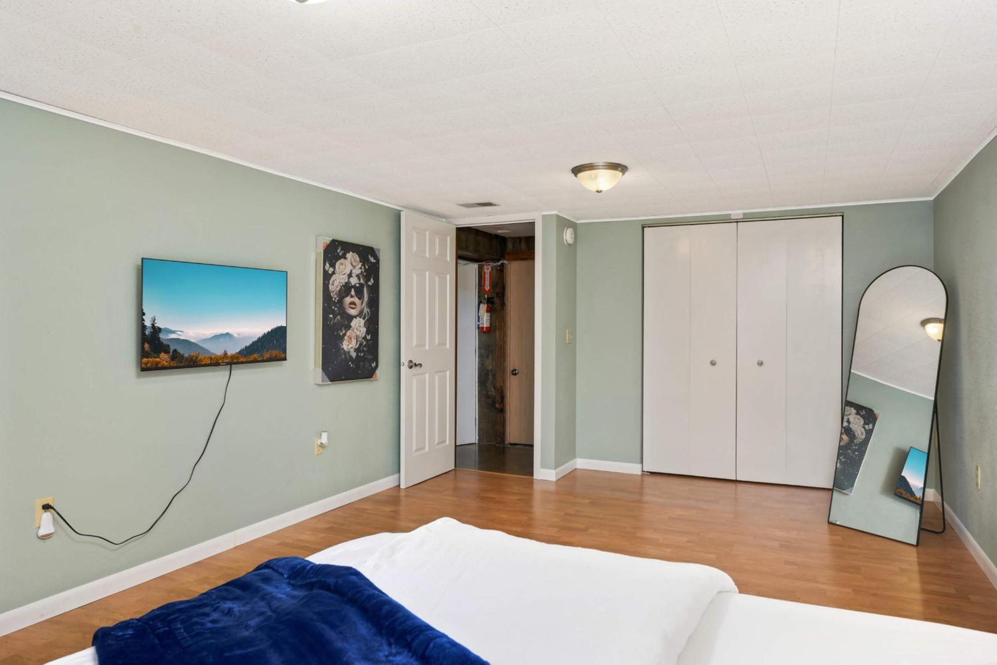 Cottage Grove Haven, Spacious 4-Bed, 3 Baths Retreat エクステリア 写真